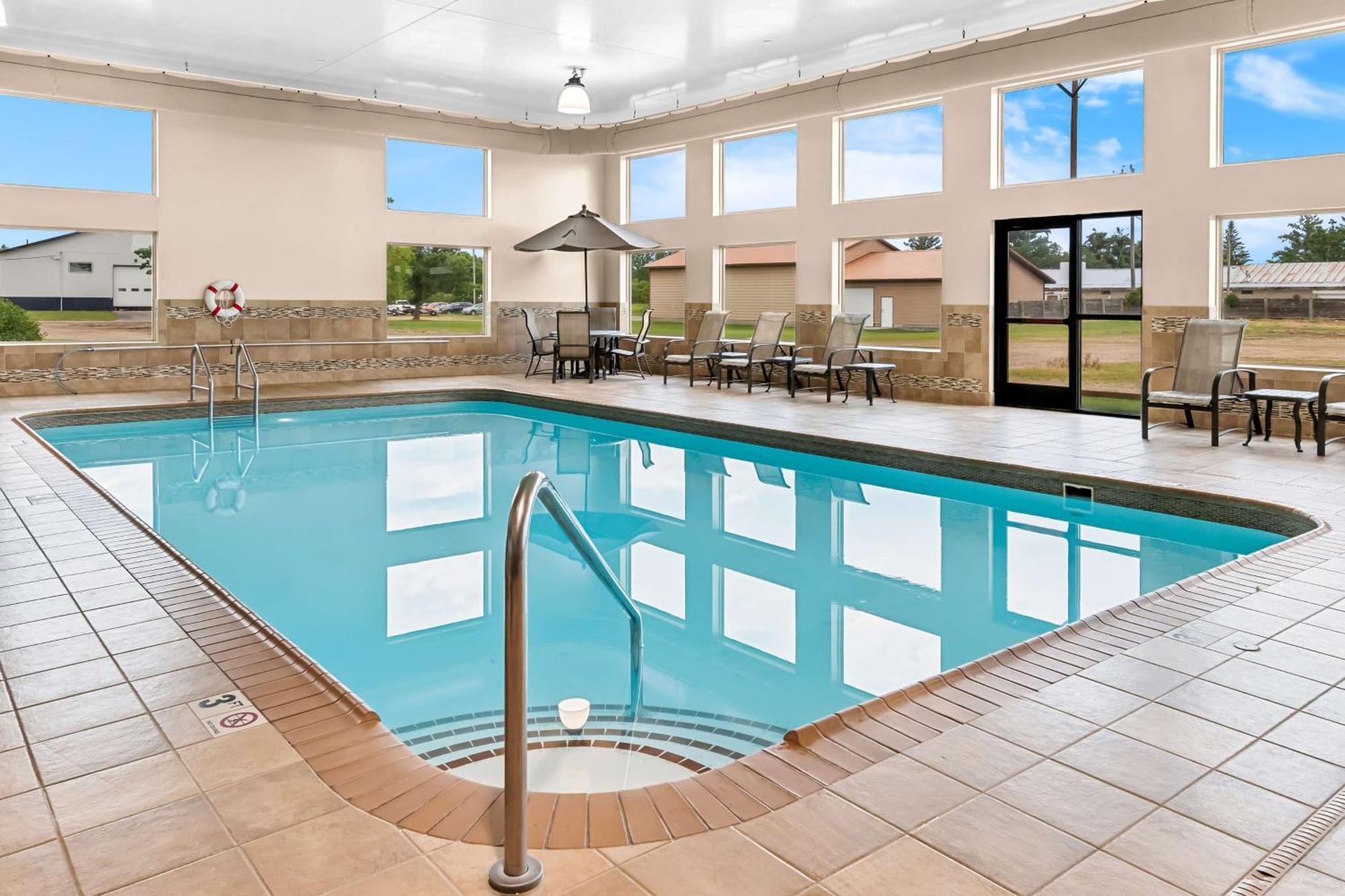 Heartland Inn & Suites, Surestay Collection By Best Western Park Rapids Eksteriør billede